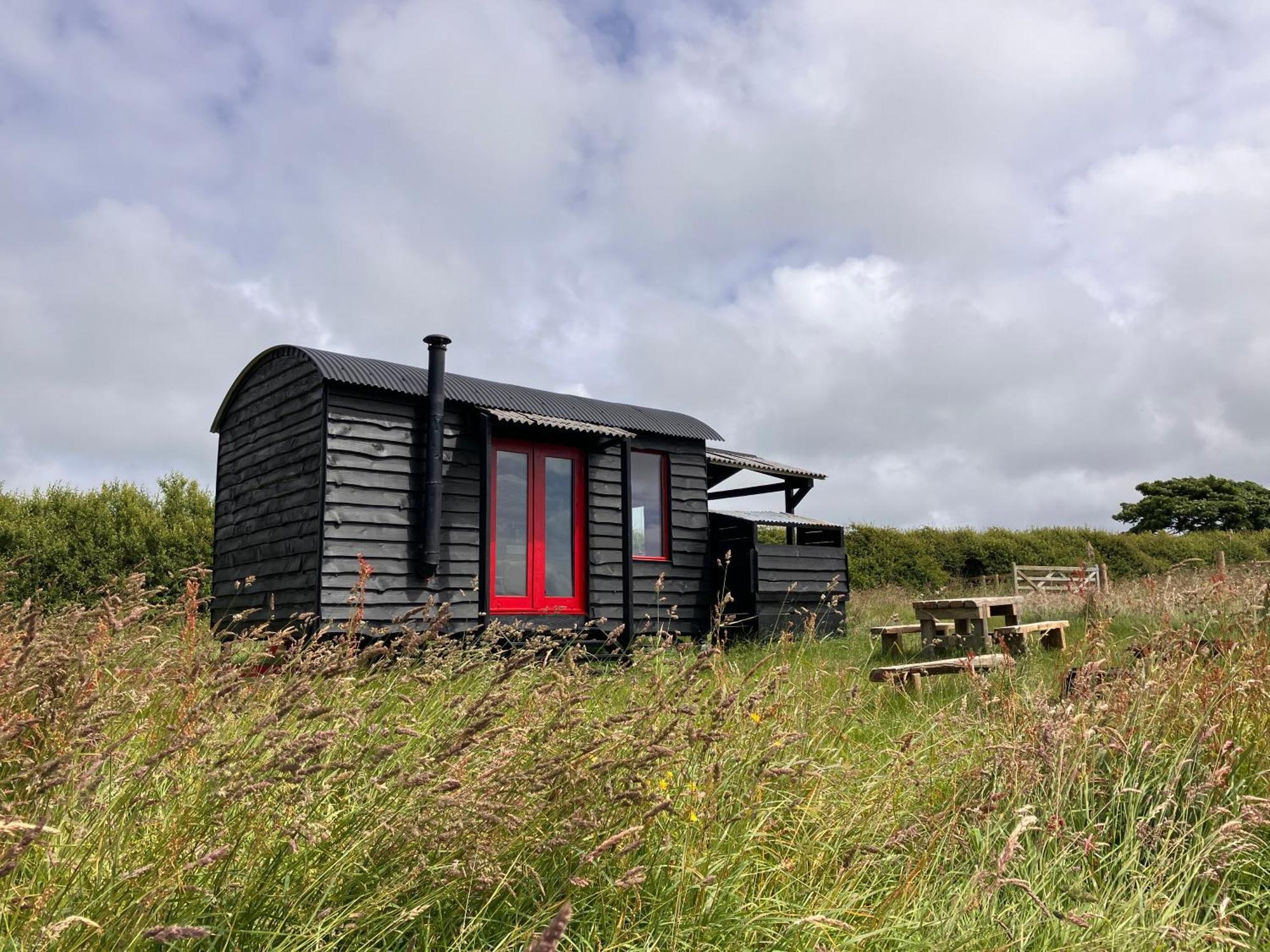 Shepherds Hut In A Private Meadow With Sea Views Hartland Kültér fotó